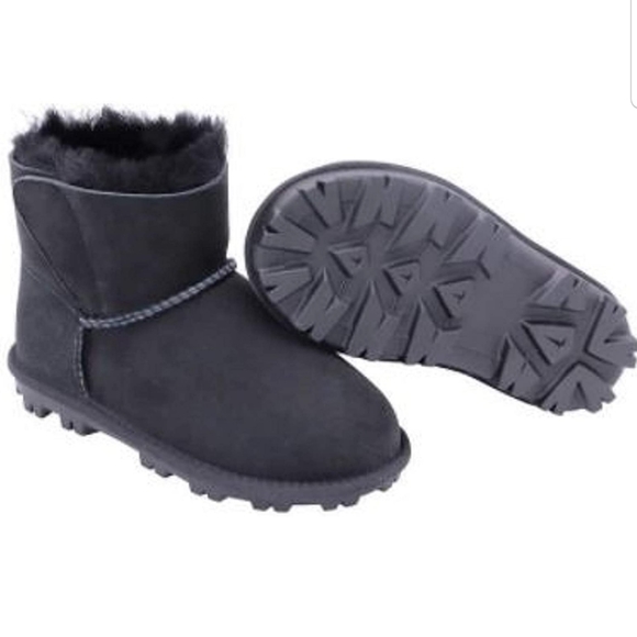 Kirkland Signature Kids Genuine sheepskin Shearling Boots, Nwt - Picture 4 of 8